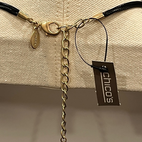 NWT Chico’s Elegant Black and Gold Pendant Necklace - Picture 5 of 5